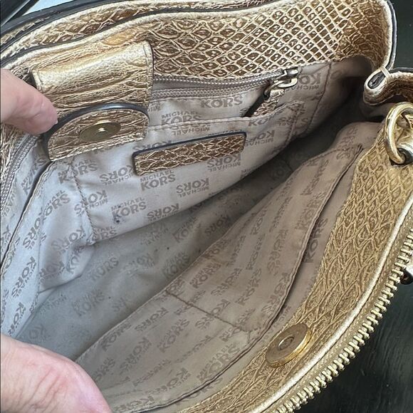 Michael kors genuine leather embossed satchel shoulder crossbody handbag purse - Picture 14 of 14